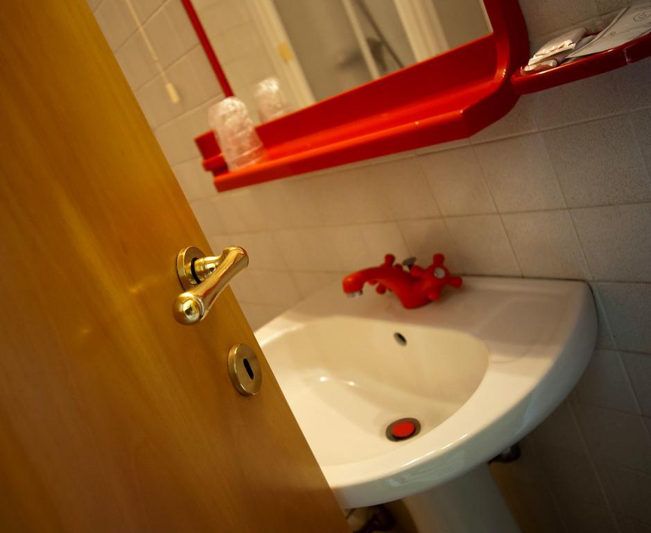 Albergo Magrini Della Genga Дженга Стая снимка
