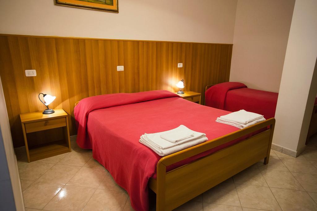 Albergo Magrini Della Genga Дженга Стая снимка